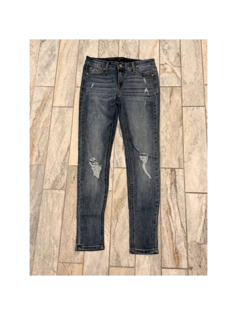 C Pink women's size 5 (27") blue mid-rise denim 5-pocket jeans